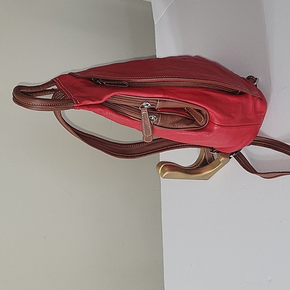 CLARKS RED LEATHER BACKPACK - Picture 5 of 10